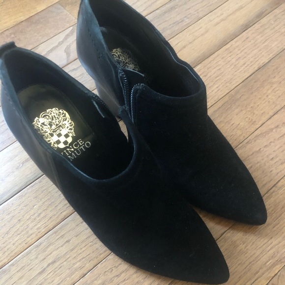 Vince Camuto wedge heel booties - Picture 4 of 4